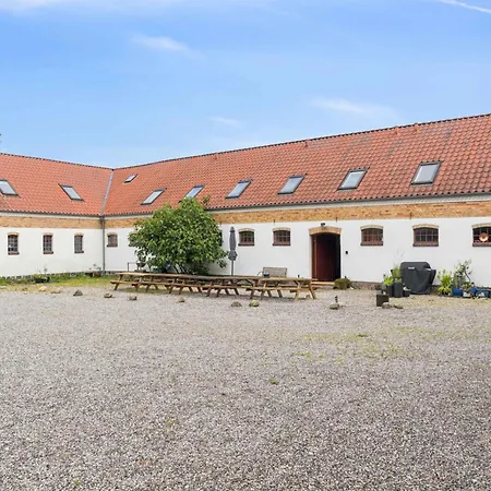 Margretehoj Manor In Scenic Surroundings Casa rural